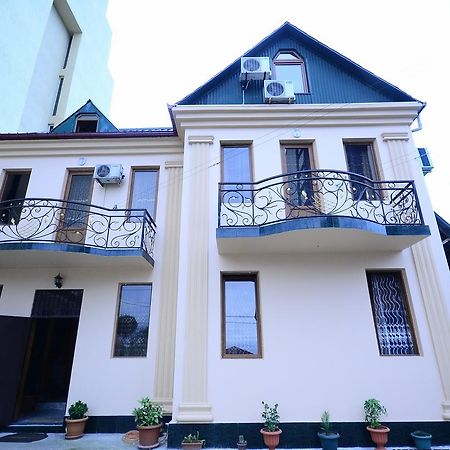Zebo Hotel Батуми Екстериор снимка