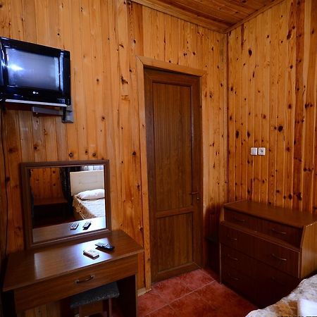 Zebo Hotel Батуми Екстериор снимка