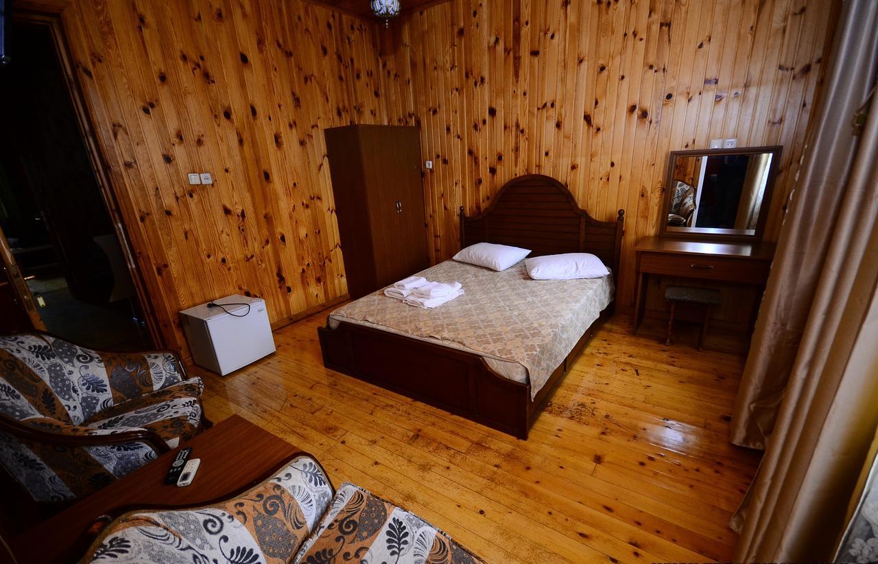 Zebo Hotel Батуми Екстериор снимка