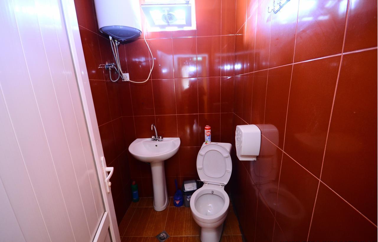 Zebo Hotel Батуми Екстериор снимка
